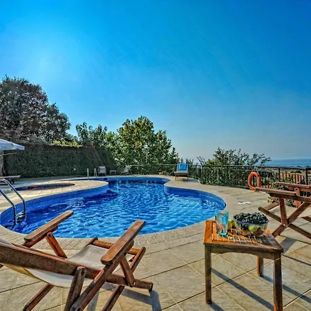 Mare E Monte By